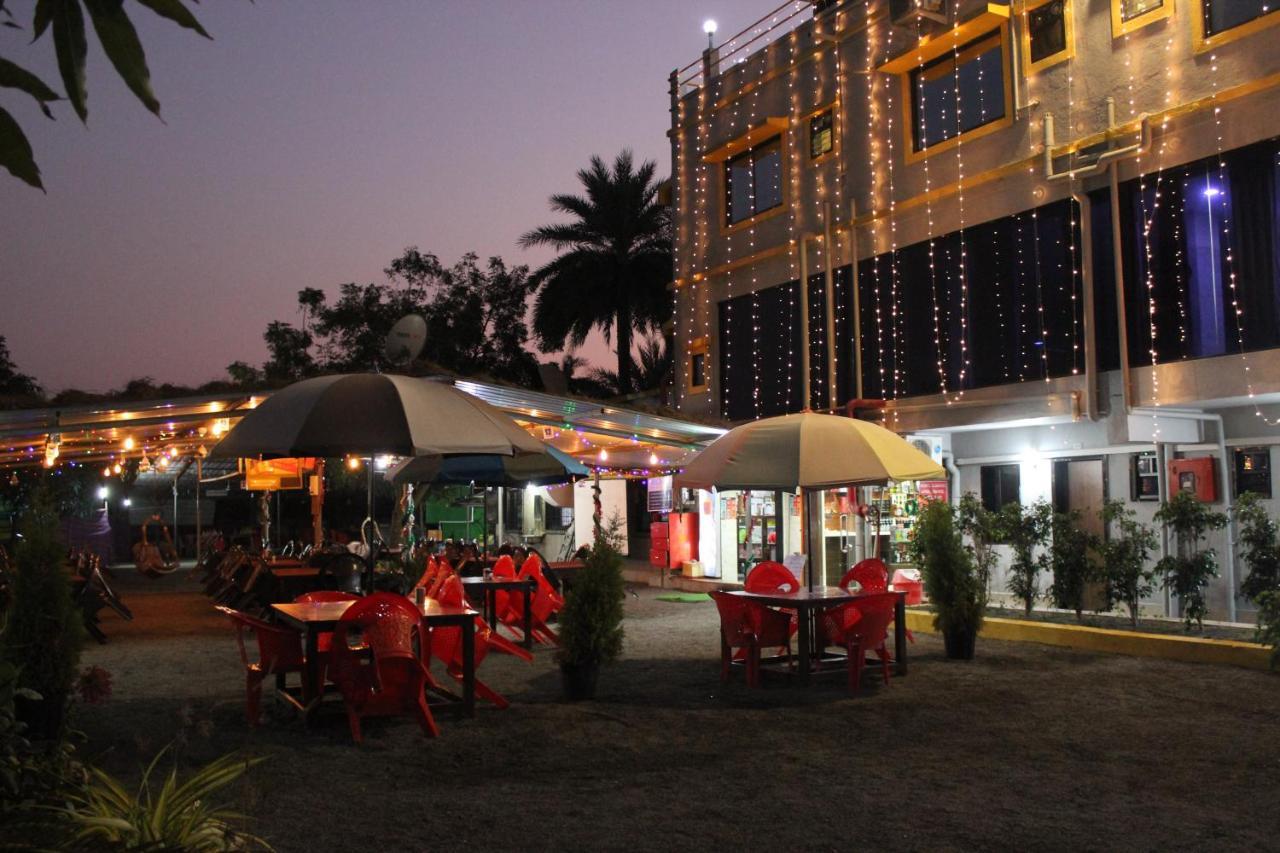 Hotel Silver Resort Daman Exterior foto